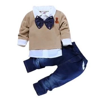 2023 Новый детский весенний и осенний комплект Мода для мальчиков Джентльмен Галстук-бабочка Поддельный свитер из двух частей + джинсы Комплект 1-6 лет