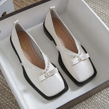2023 Новый модный бренд, разработанный женщинами с низкой одинарной обувью, квадратной пружиной, повседневной обувью большого размера 41-43
